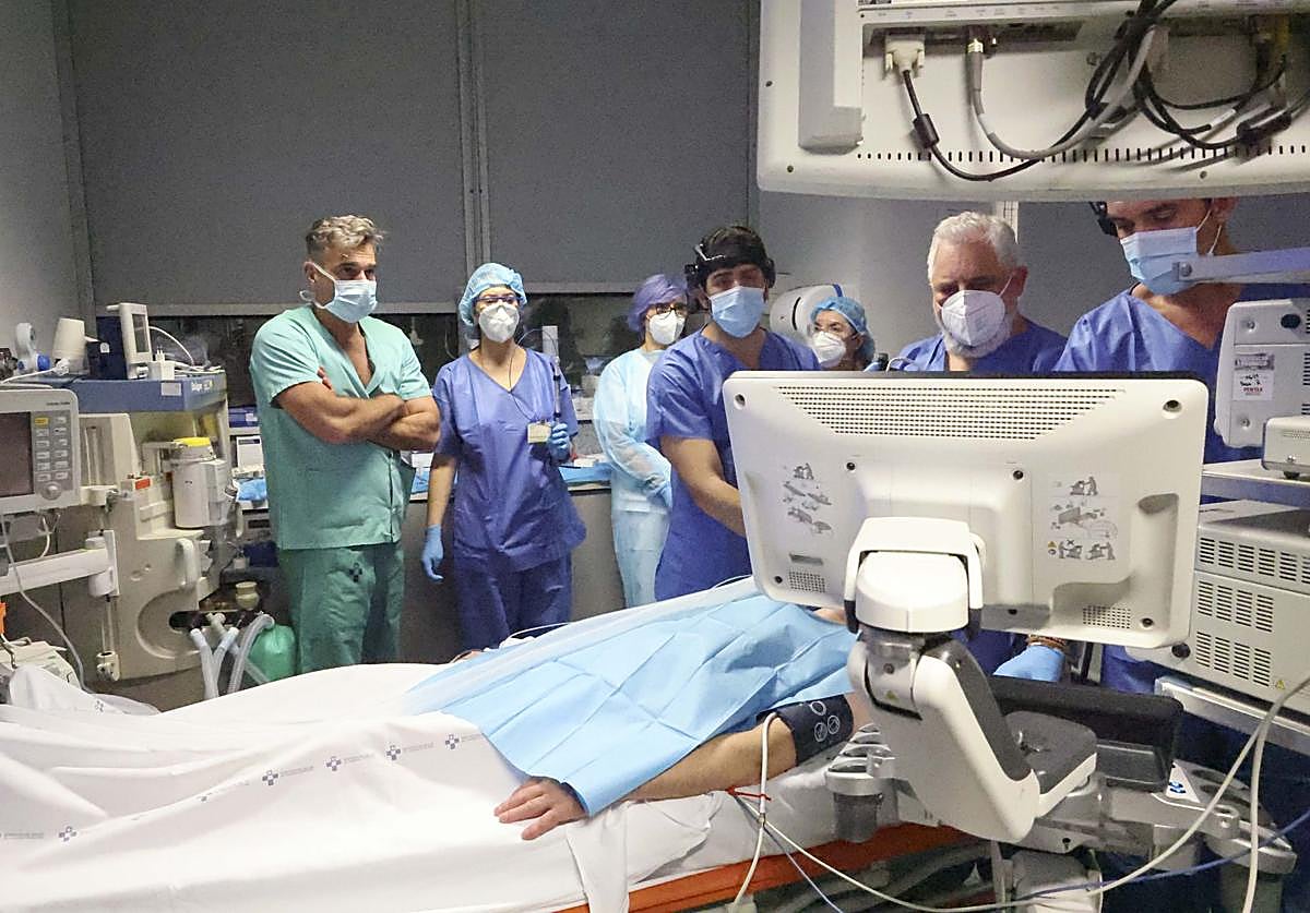 El equipo médico que participó en la intervención.