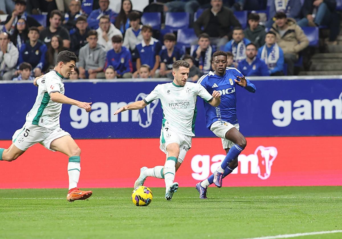 El Oviedo intentó superar al Huesca, pero no llegó a marcar ningún gol.
