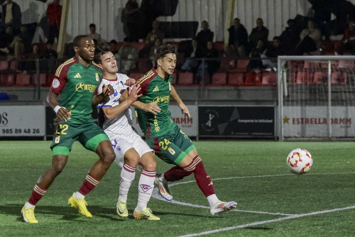 Victoria muy trabajada del Vetusta ante un combativo TSK Roces | El ...