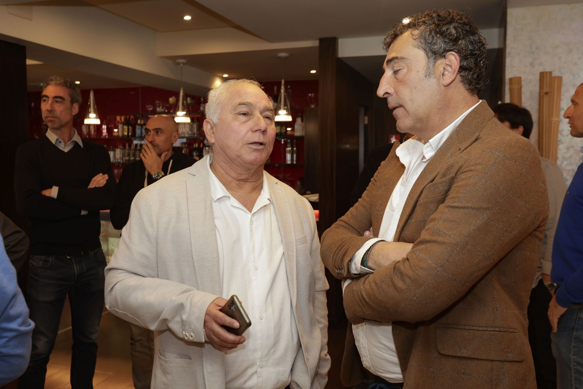 Roberto Canella, leyenda rojiblanca: así recibió la insignia de oro de los veteranos del Sporting