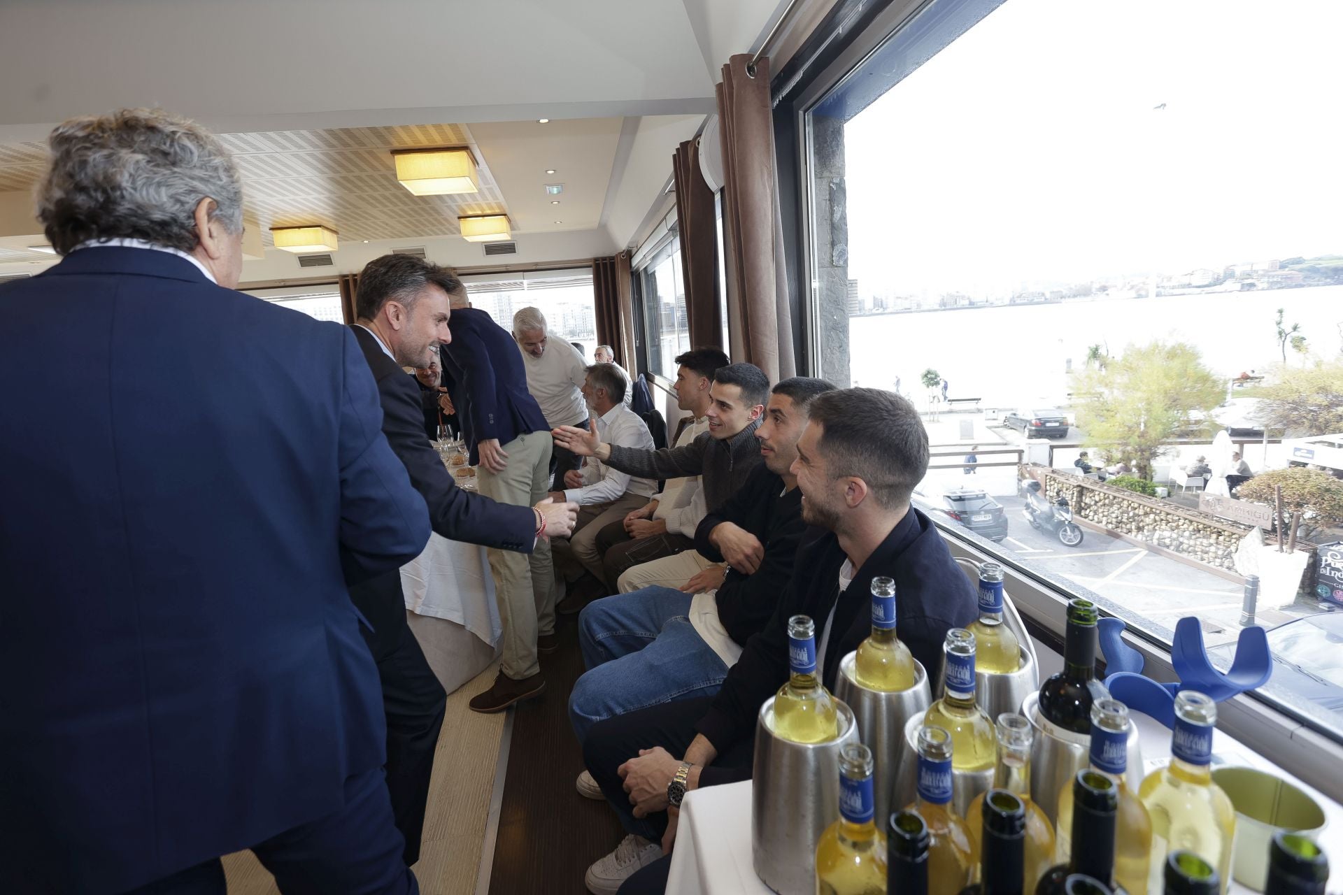 Roberto Canella, leyenda rojiblanca: así recibió la insignia de oro de los veteranos del Sporting