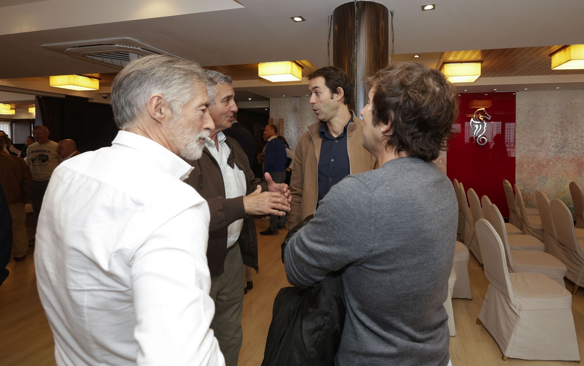 Roberto Canella, leyenda rojiblanca: así recibió la insignia de oro de los veteranos del Sporting