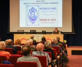 El historiador Román Álvarez ofreció ayer una ponencia.