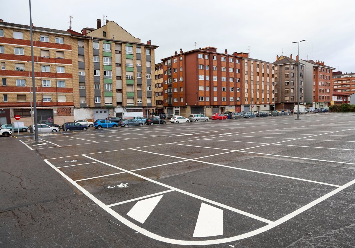 Aspecto actual del aparcamiento de la calle Martín tras las obras de adecuación llevadas a cabo.