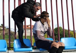 Luis Martínez se entrenó ayer con una máscara protectora.