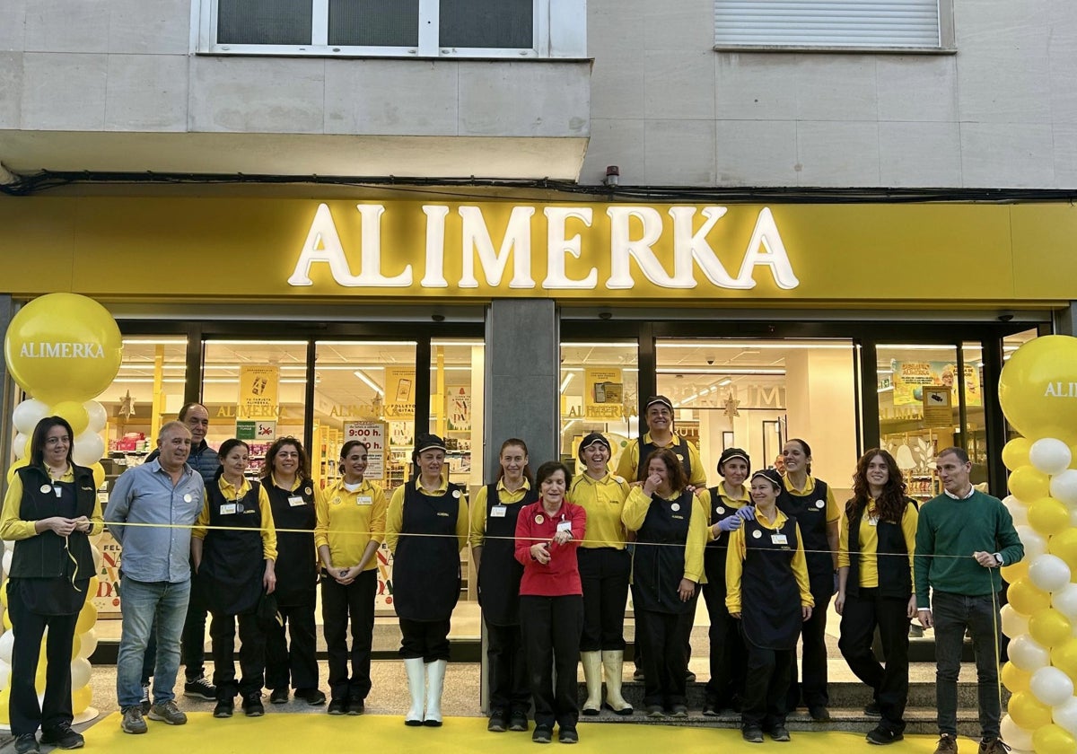 Inauguración del supermercado en el centro de Luanco.