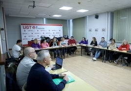 Reunión de la patronal Asupa y los sindicatos convocantes de la huelga en los supermercados.