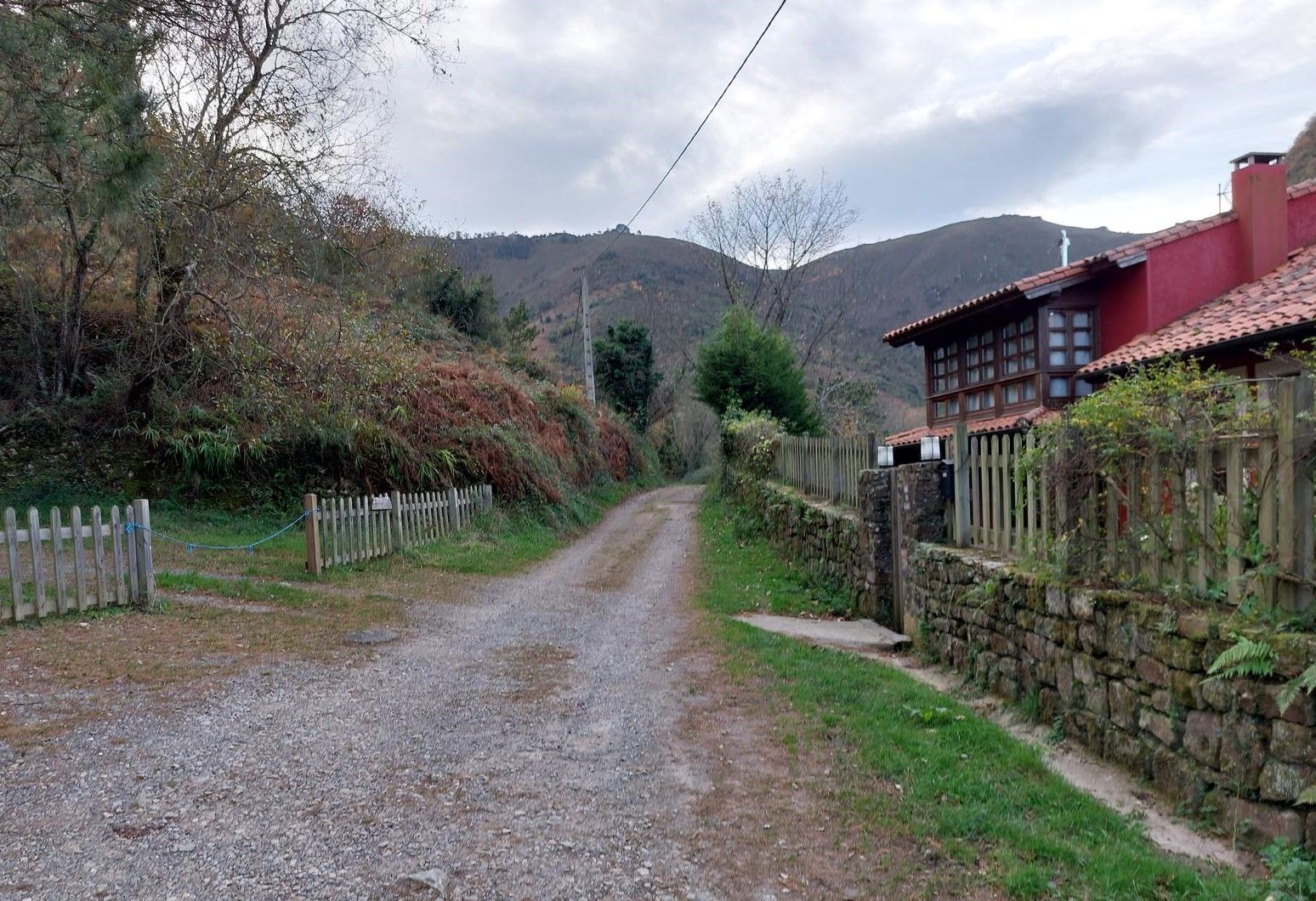 Camino de la Biescona en la zona conocida como Casa Julia o Pie de Potro