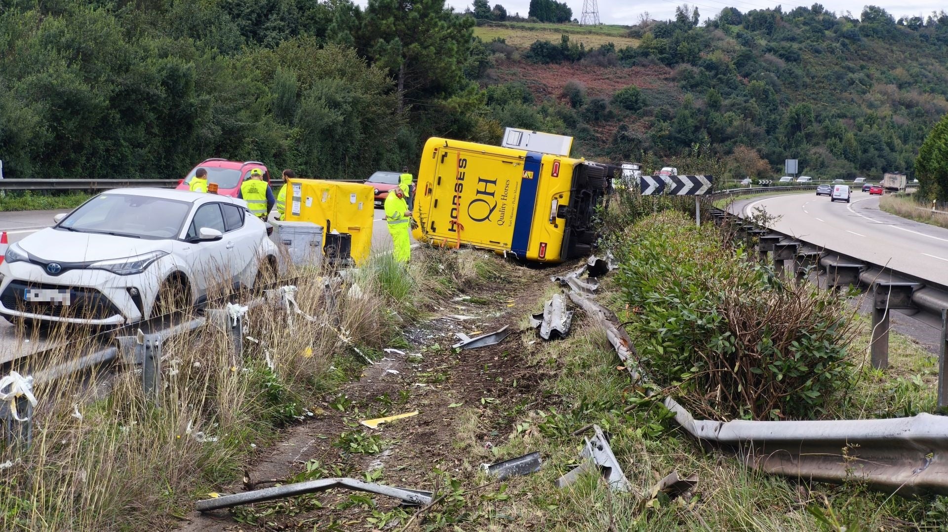 Importante colapso en la A-8 por dos accidentes