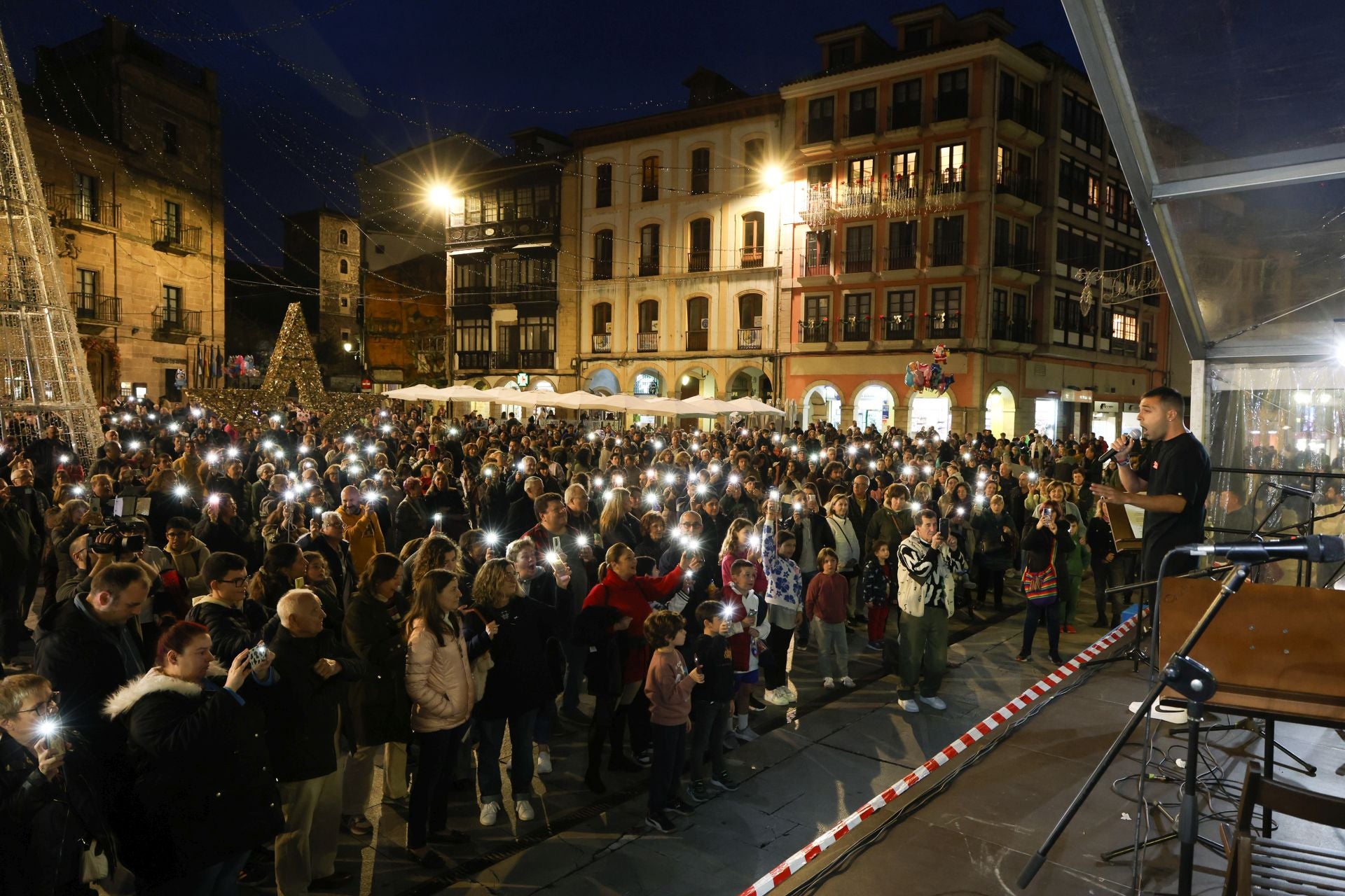 Las luces de Navidad de Avilés, en imágenes