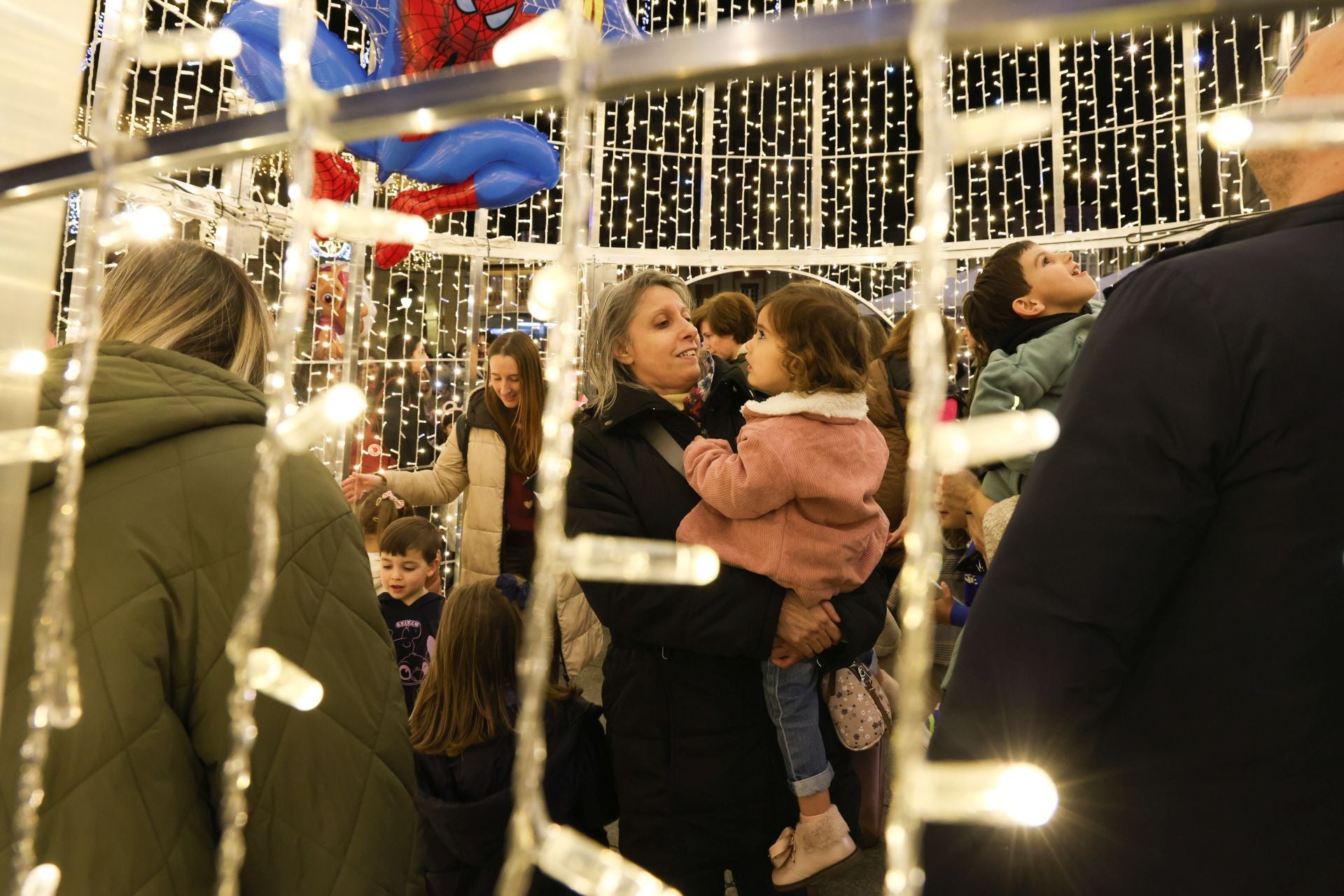 Las luces de Navidad de Avilés, en imágenes