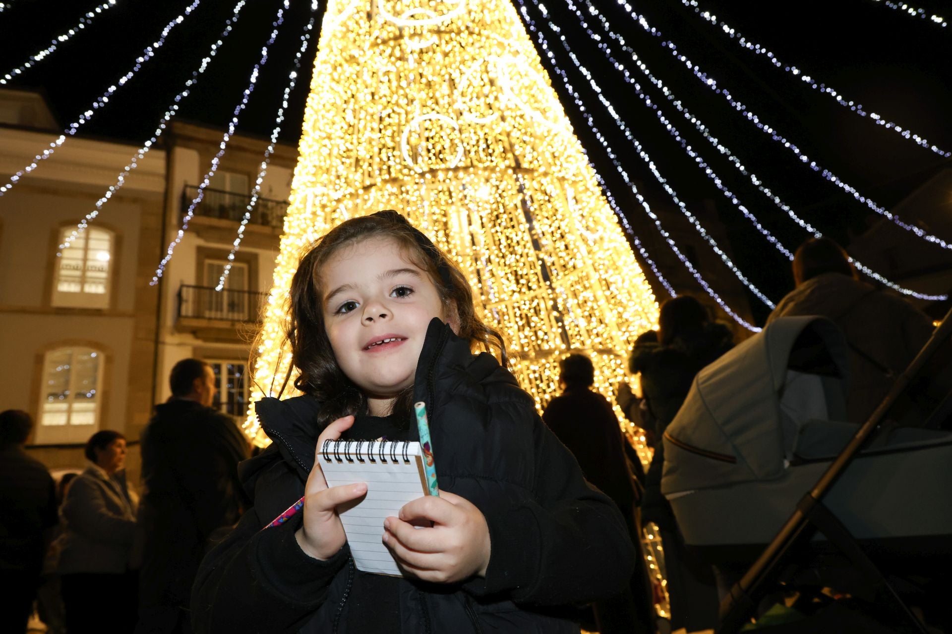 Las luces de Navidad de Avilés, en imágenes