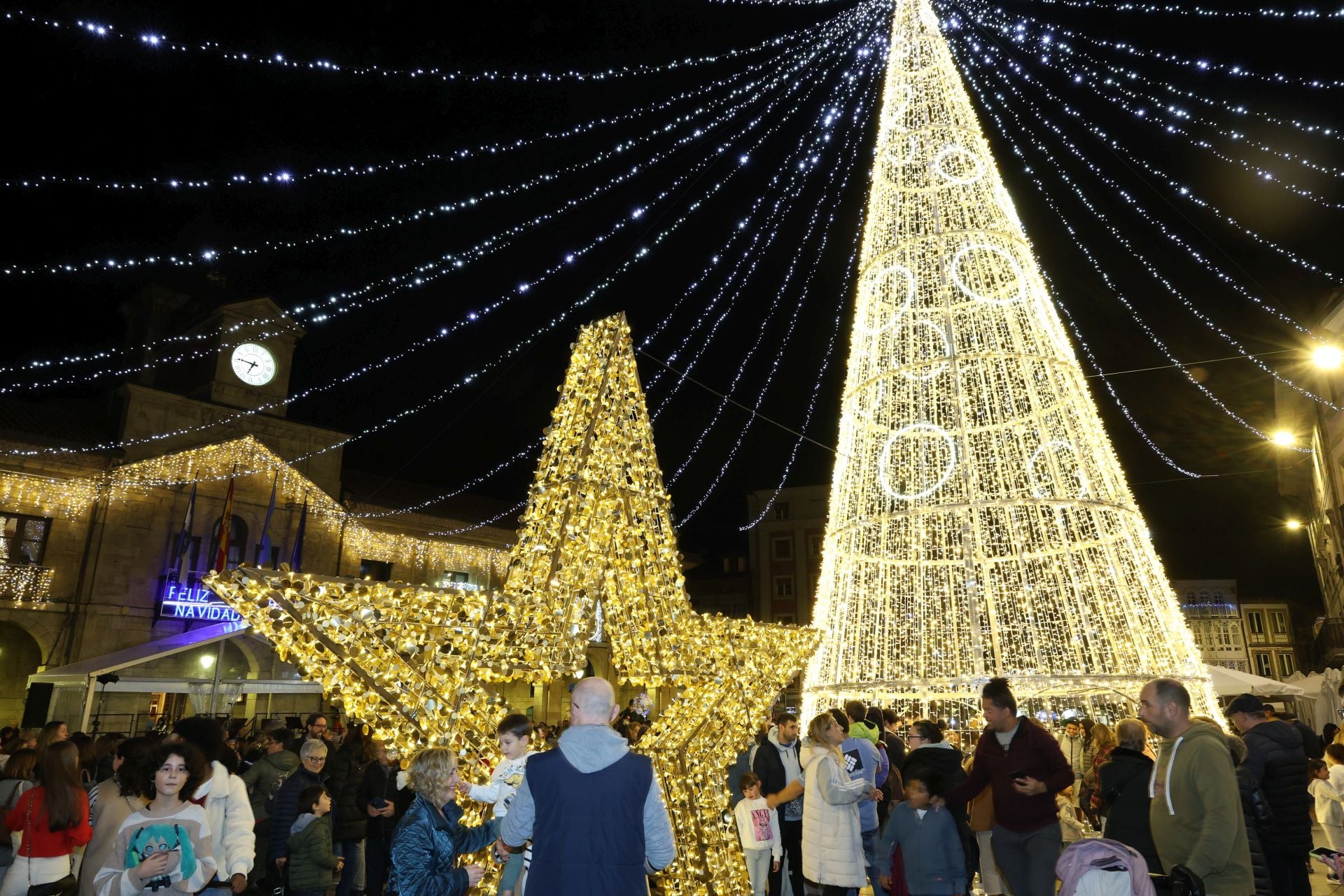 Las luces de Navidad de Avilés, en imágenes