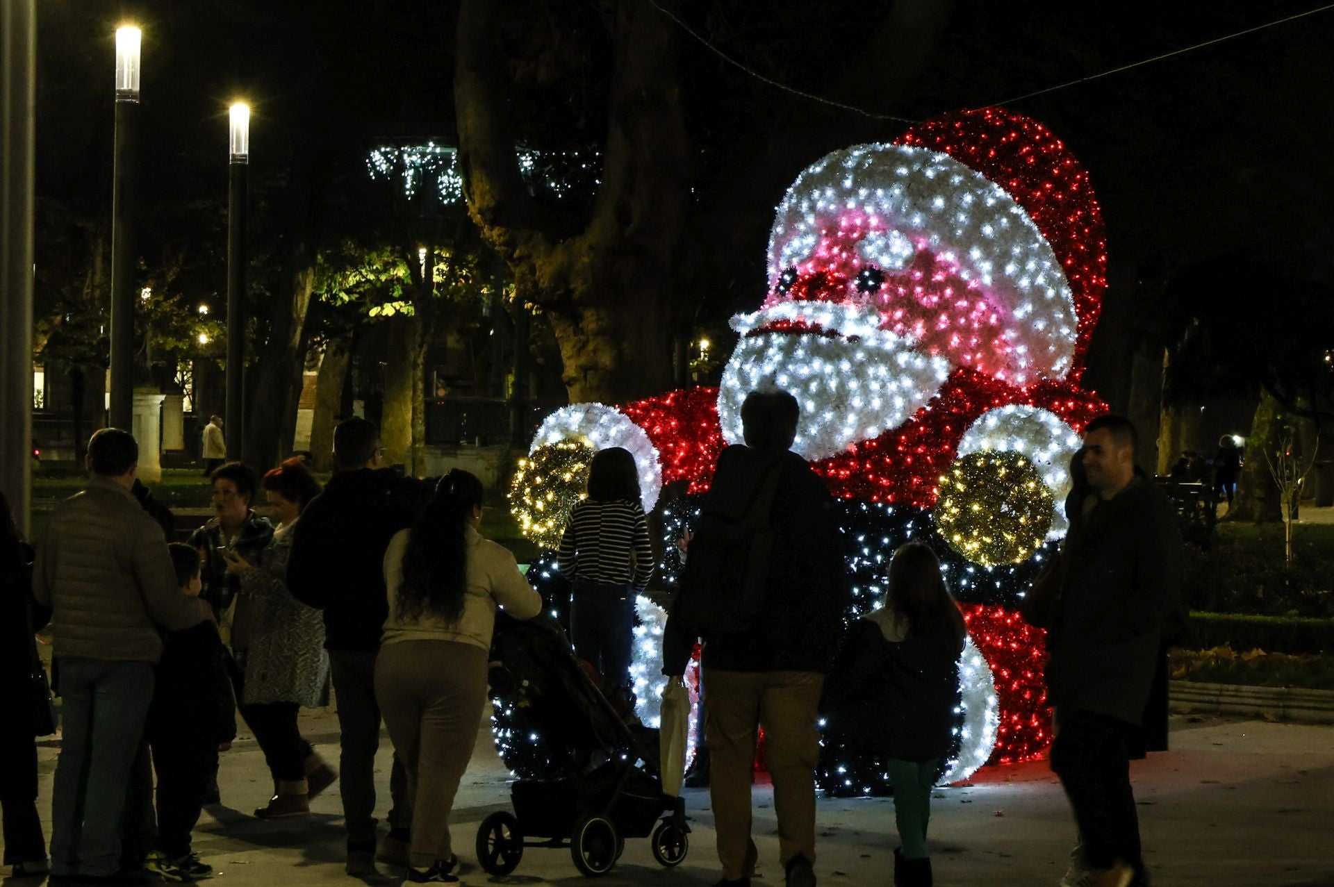 Las luces de Navidad de Avilés, en imágenes