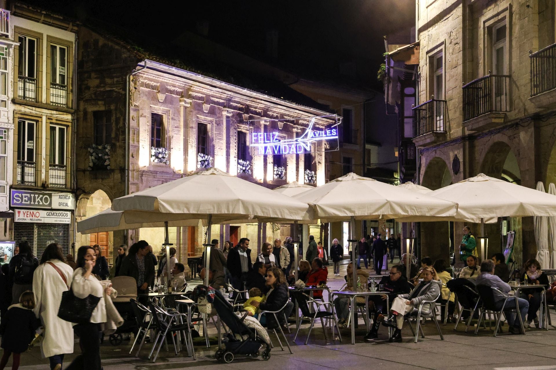 Las luces de Navidad de Avilés, en imágenes