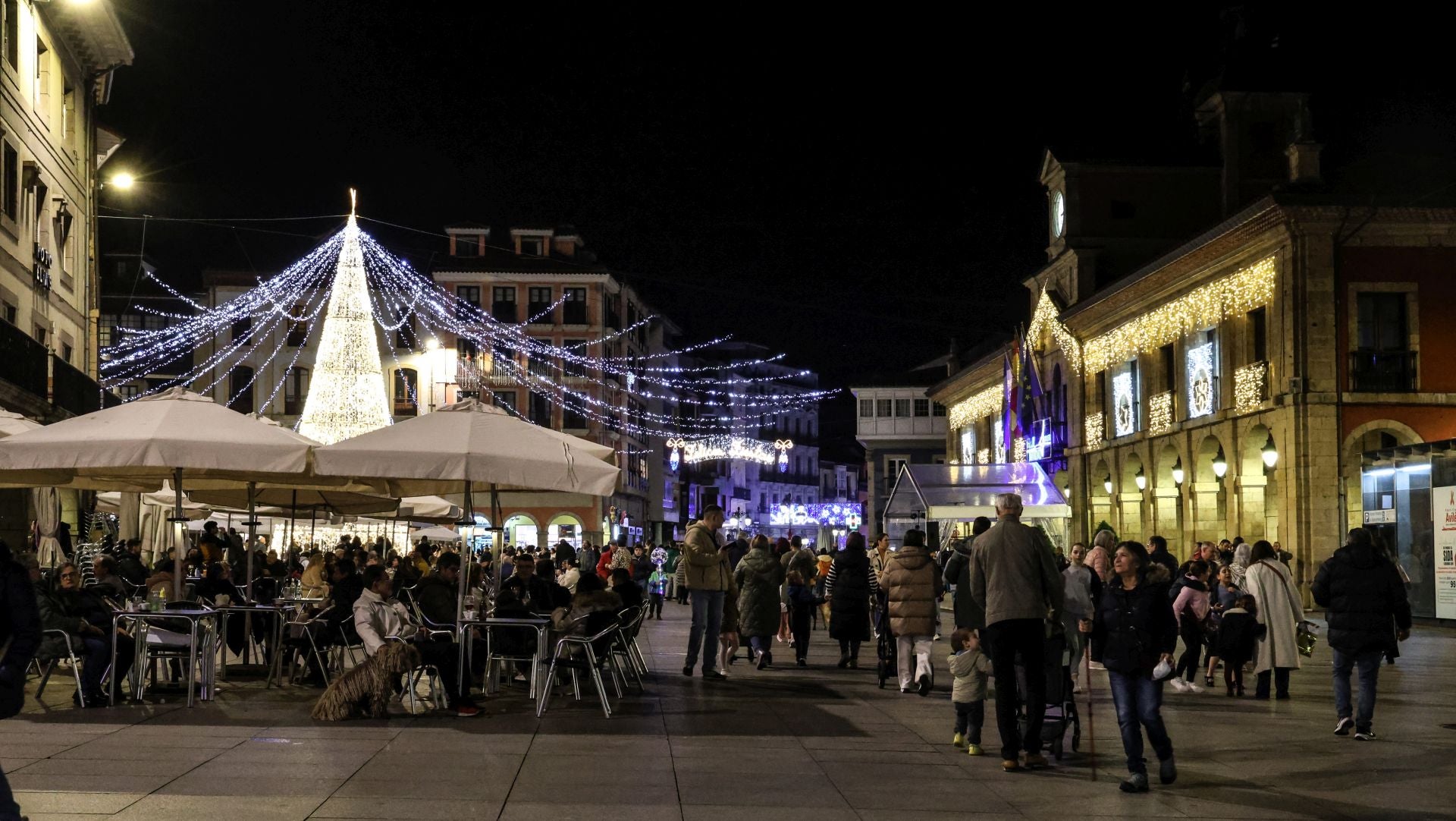 Las luces de Navidad de Avilés, en imágenes