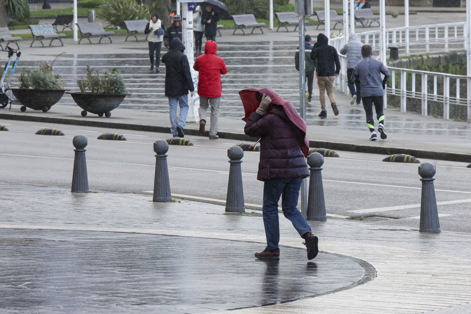 Vientos de invierno en Asturias: vendaval en la antesala a las nevadas