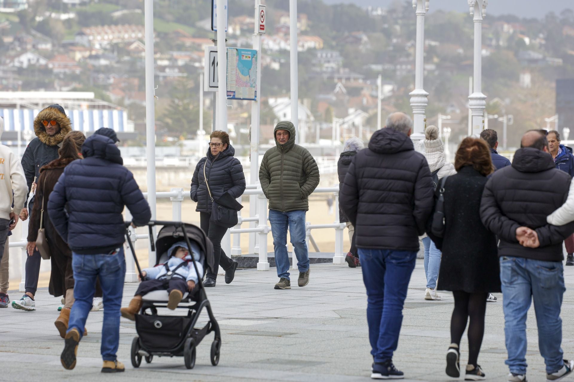 El primer temporal invernal en Asturias: nieve, fuerte viento y lluvia