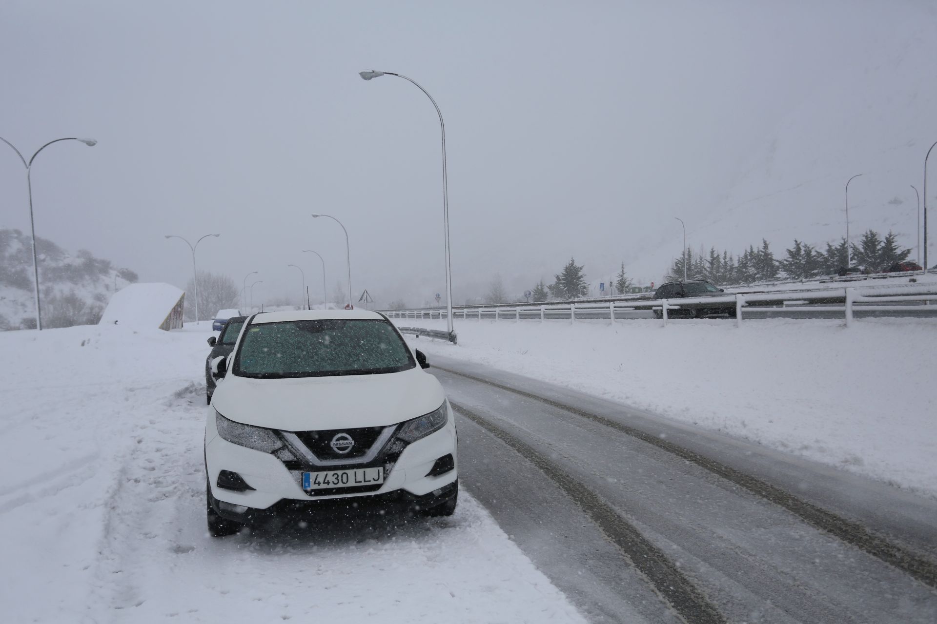 Nieve, lluvia y mucho frío en lo peor del temporal en Asturias