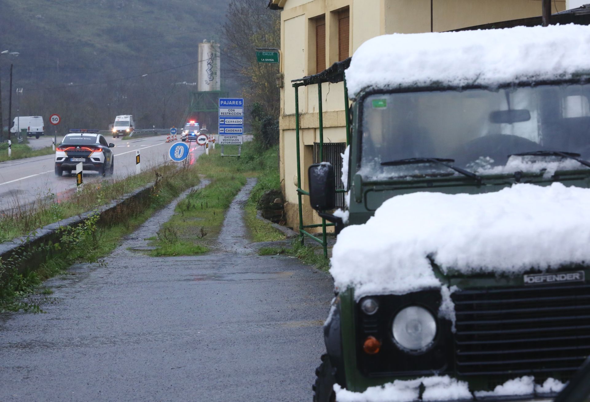 Nieve, lluvia y mucho frío en lo peor del temporal en Asturias