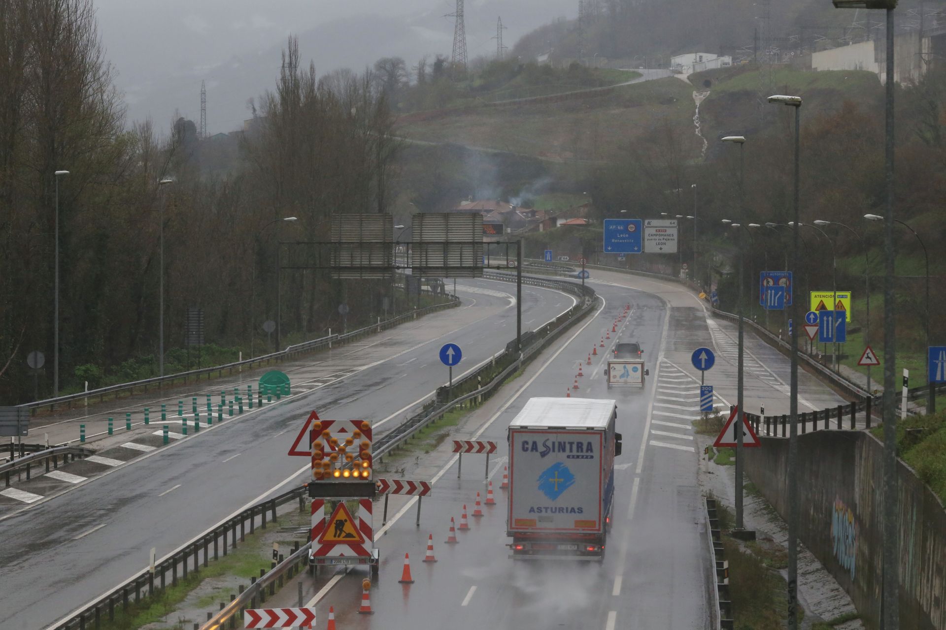 Nieve, lluvia y mucho frío en lo peor del temporal en Asturias