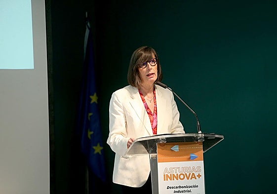 La consejera de Transición, Nieves Roqueñí, en una jornada sobre descarbonización organizada por EL COMERCIO.