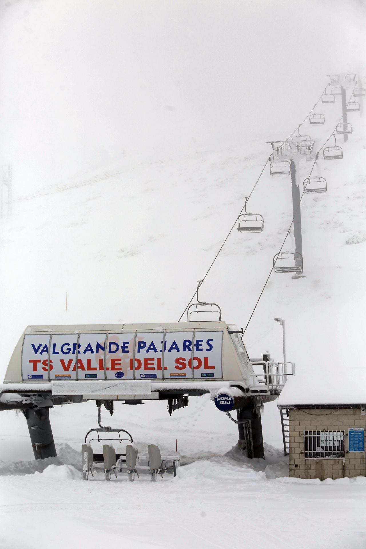 El blanco manda: la estación de esquí de Pajares, preparada para abrir