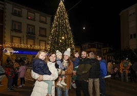 Candás ilumina el espíritu de la Navidad