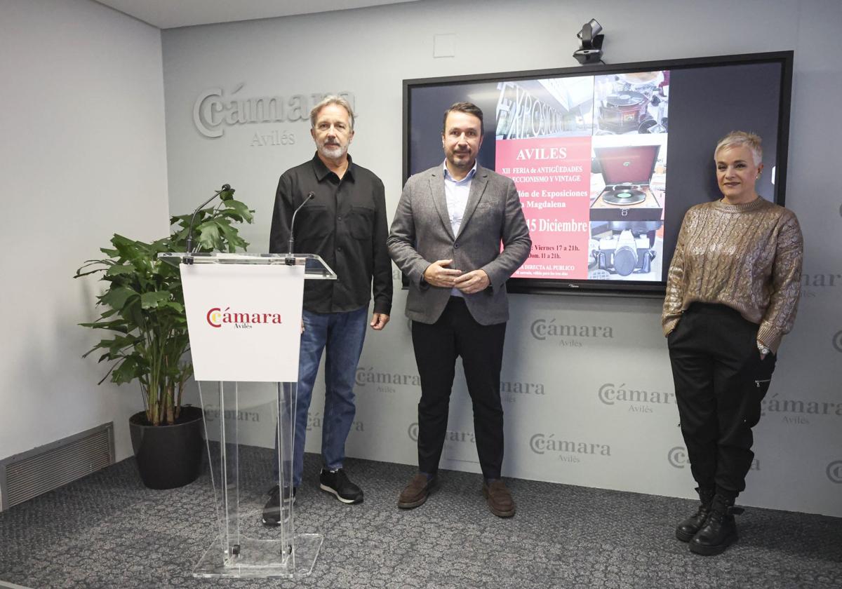 El presidente de la Cámara de Comercio de Avilés y los organizadores de la feria, ayer, en la presentación.