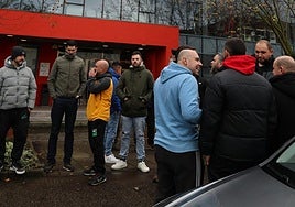 El pasado miércoles, los trabajadores se concentraron ante las oficinas de Windar en Avilés.