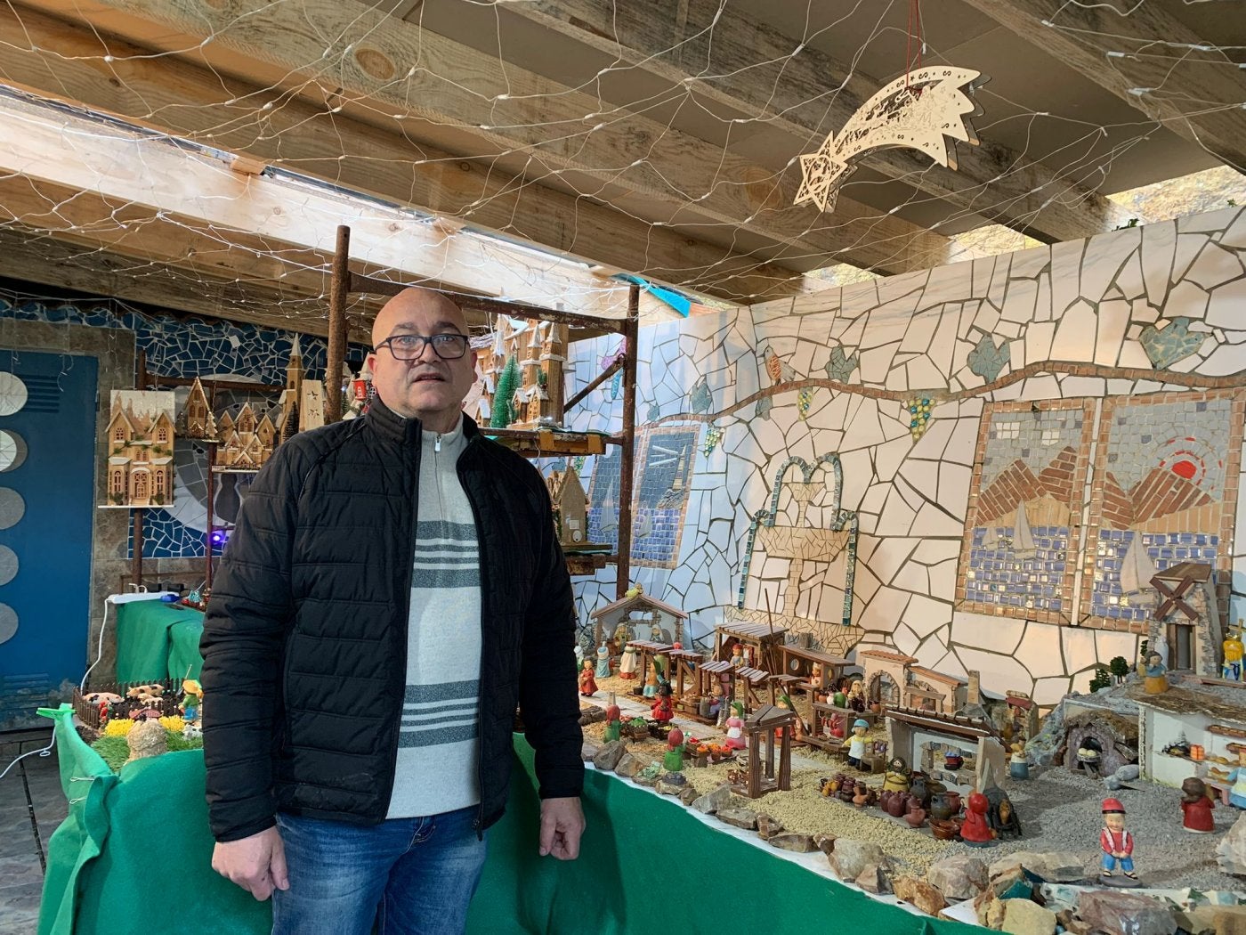 Artesanía y tradición se unen en el belén de Torroto para dar color a la Navidad