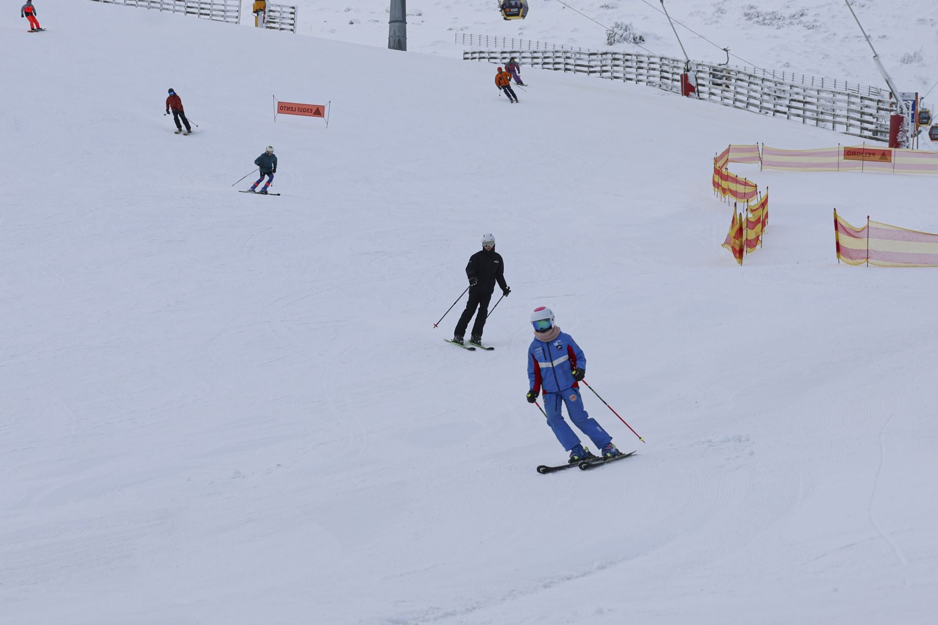 Llenazo en el primer fin de semana de esquí en Asturias