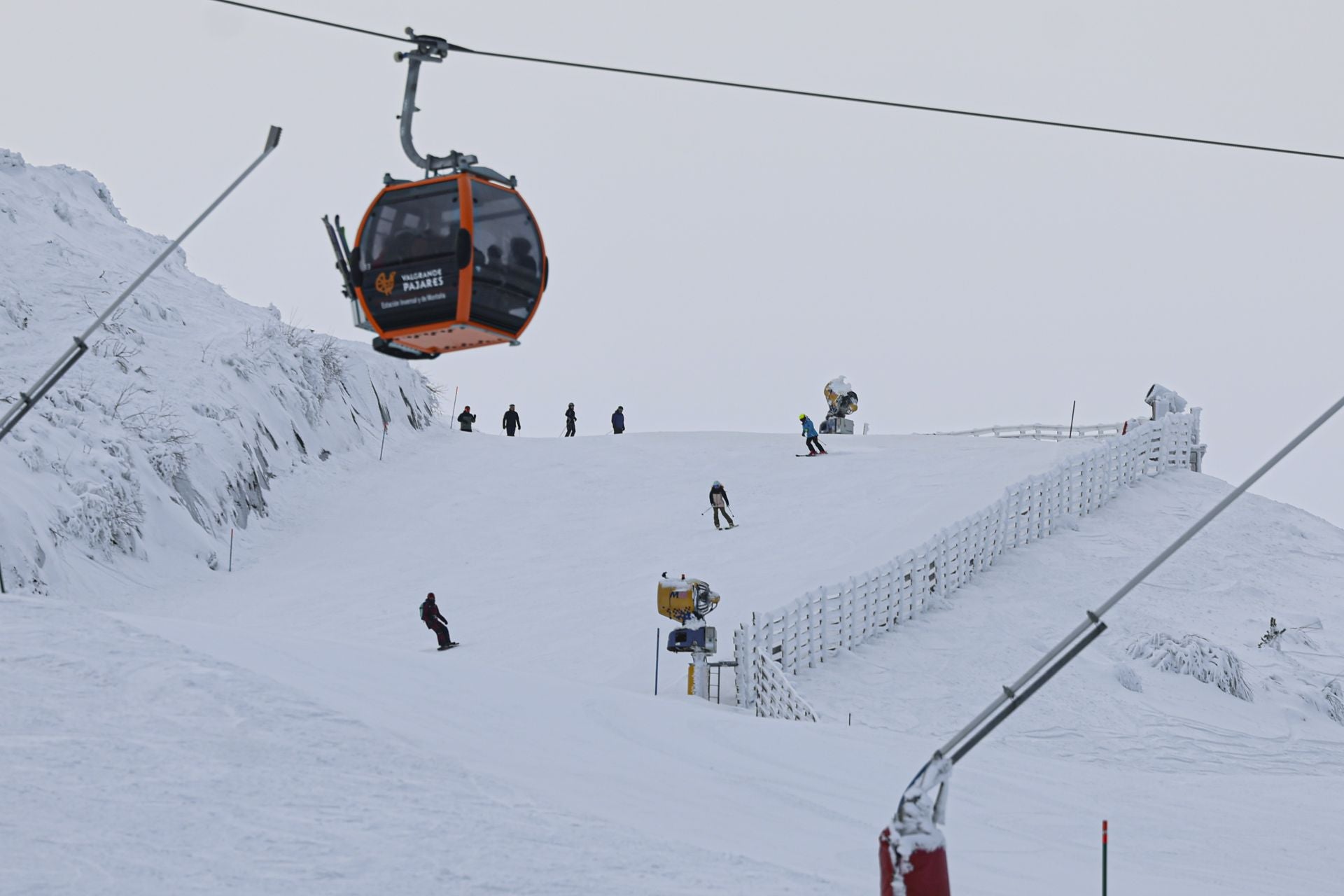 Llenazo en el primer fin de semana de esquí en Asturias