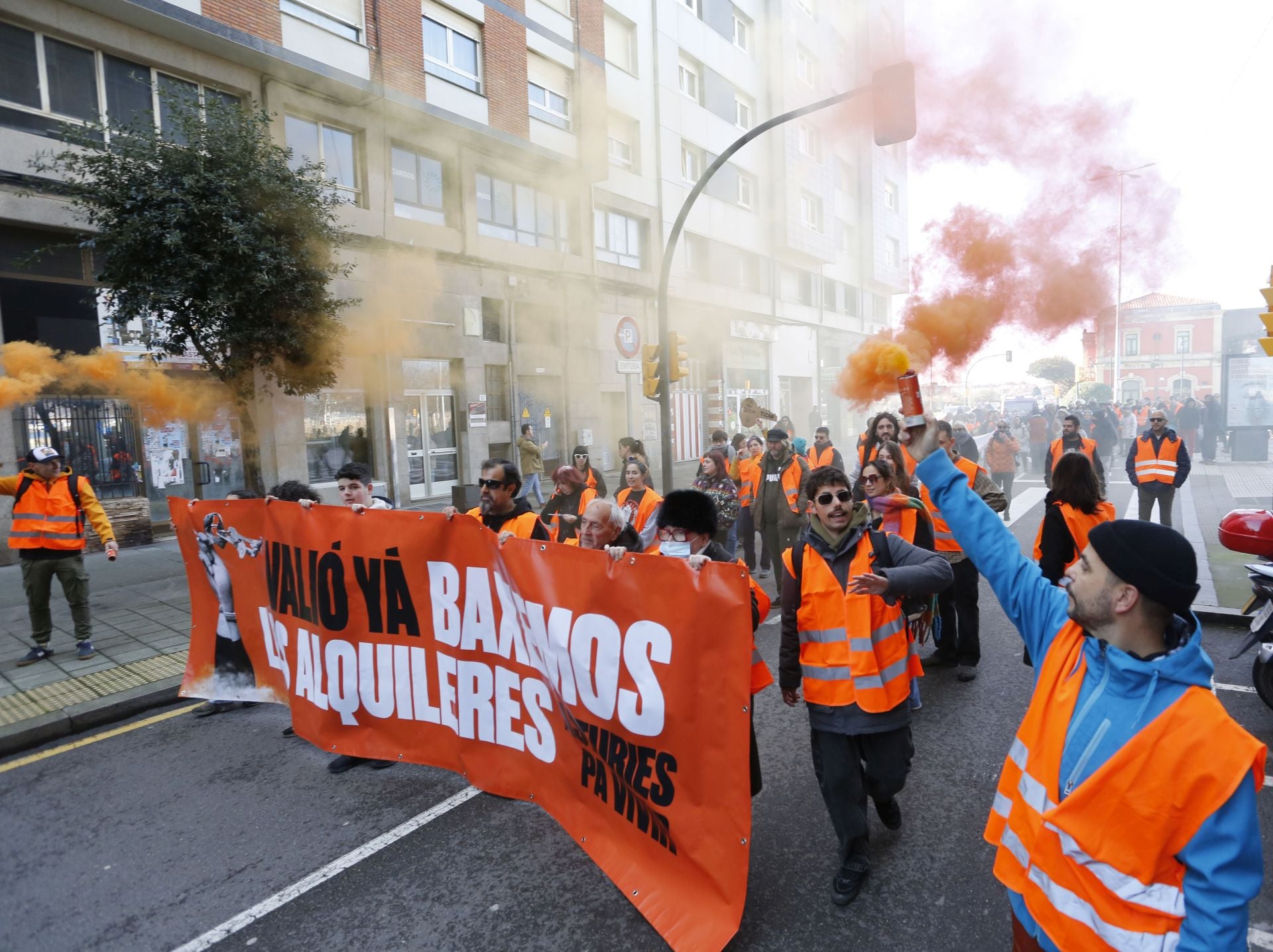 Gijón sale a la calle para reclamar el «derecho a techo»