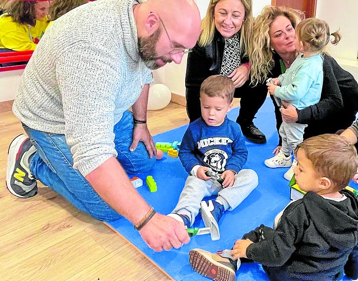 Inauguración de la escuela infantil de Santa Eulalia de Oscos, una de las 31 comprometidas para este año. e. c.
