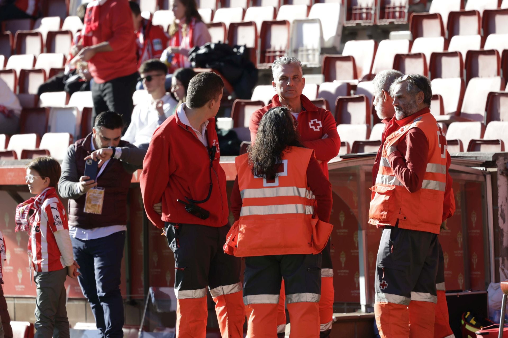 ¿Estuviste en el Sporting de Gijón - Racing de Ferrol? ¡Búscate en las fotos!