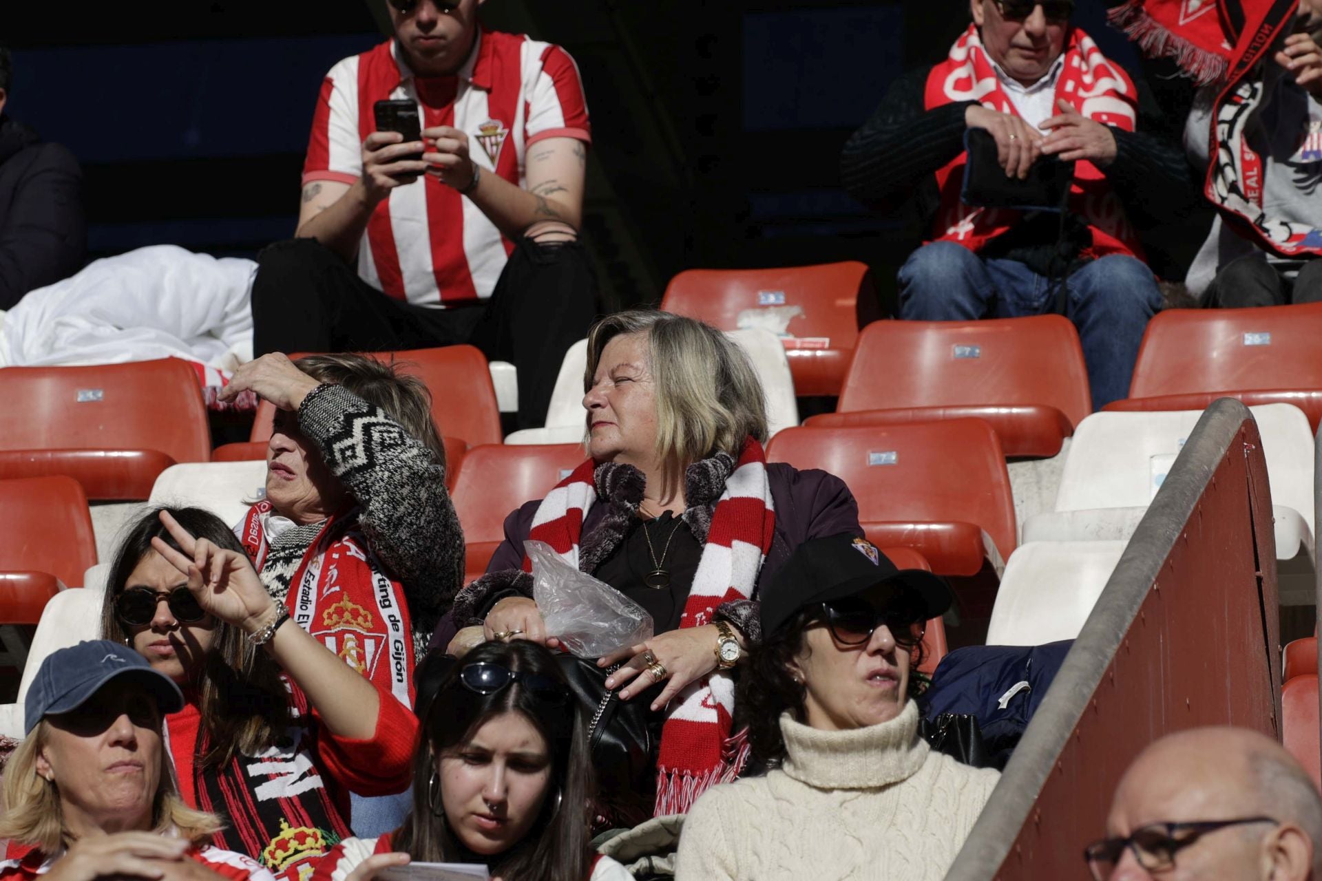 ¿Estuviste en el Sporting de Gijón - Racing de Ferrol? ¡Búscate en las fotos!