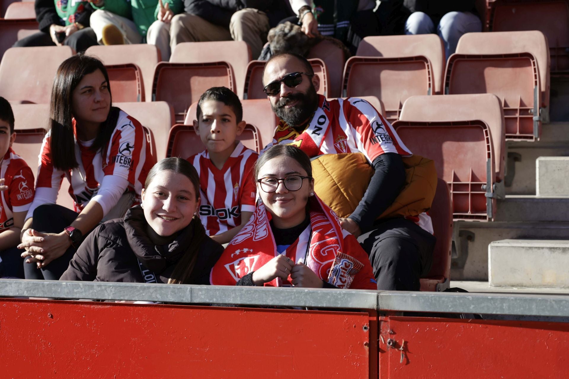 ¿Estuviste en el Sporting de Gijón - Racing de Ferrol? ¡Búscate en las fotos!