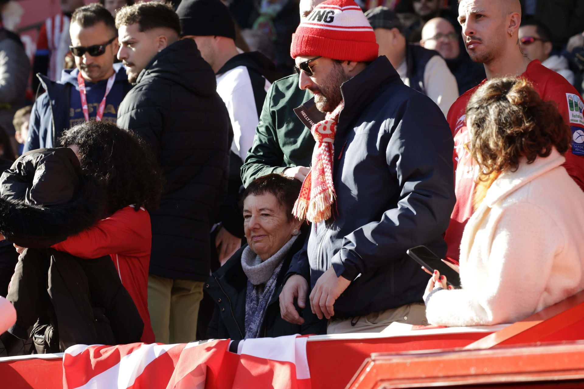 ¿Estuviste en el Sporting de Gijón - Racing de Ferrol? ¡Búscate en las fotos!