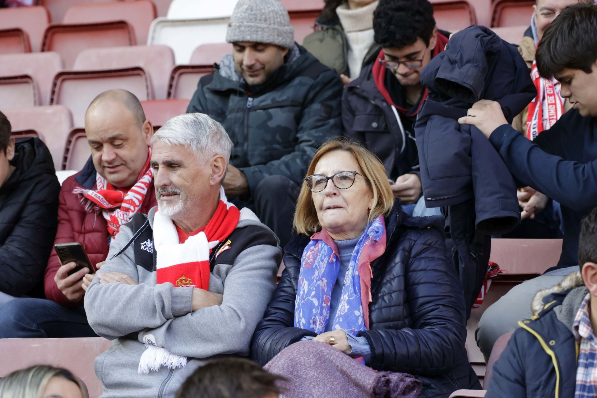 ¿Estuviste en el Sporting de Gijón - Racing de Ferrol? ¡Búscate en las fotos!