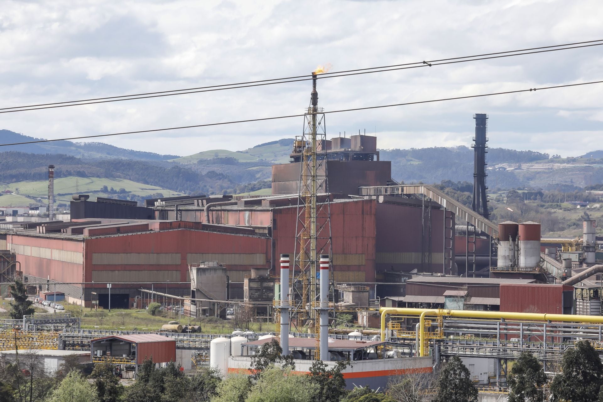 La acería de Gijón de Arcelor se suma a las paradas de alambrón y carril