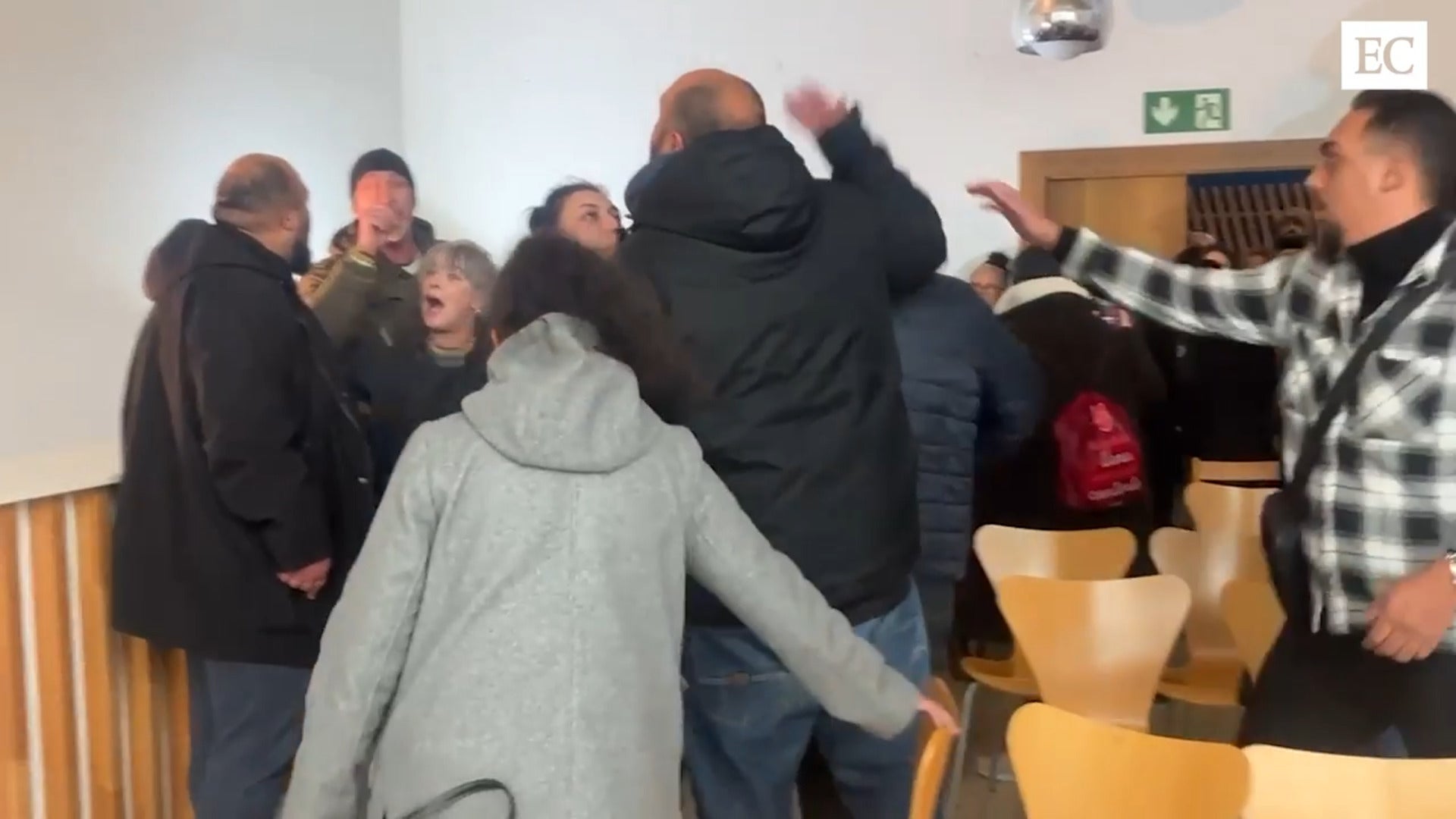 Tensión en Siero: el sorteo de viviendas sociales en Pumarabule acaba en gresca