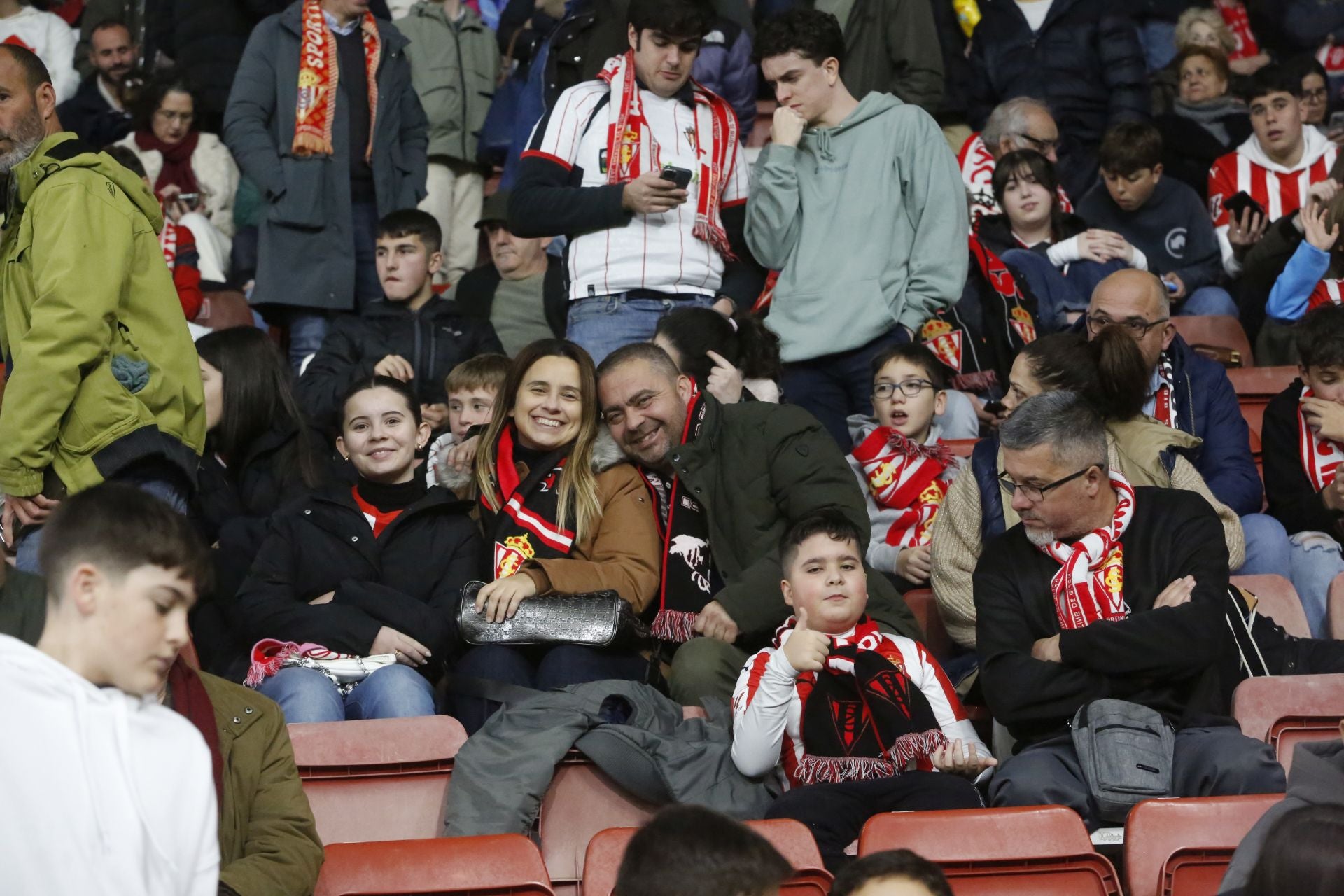 ¿Estuviste en el Sporting - Málaga? ¡Búscate!