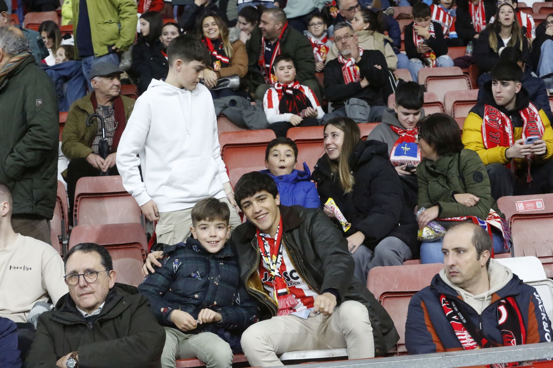 ¿Estuviste en el Sporting - Málaga? ¡Búscate!