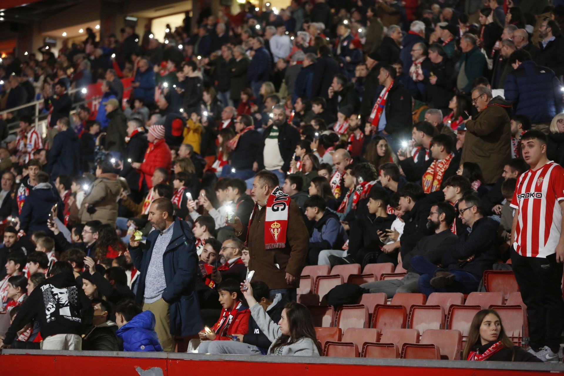 ¿Estuviste en el Sporting - Málaga? ¡Búscate!