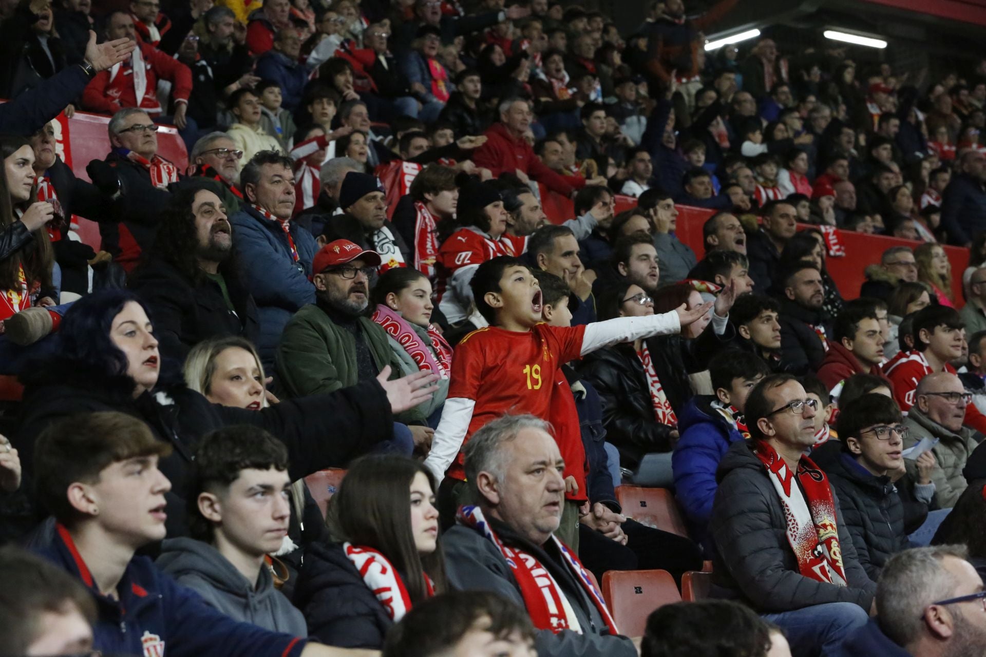 ¿Estuviste en el Sporting - Málaga? ¡Búscate!