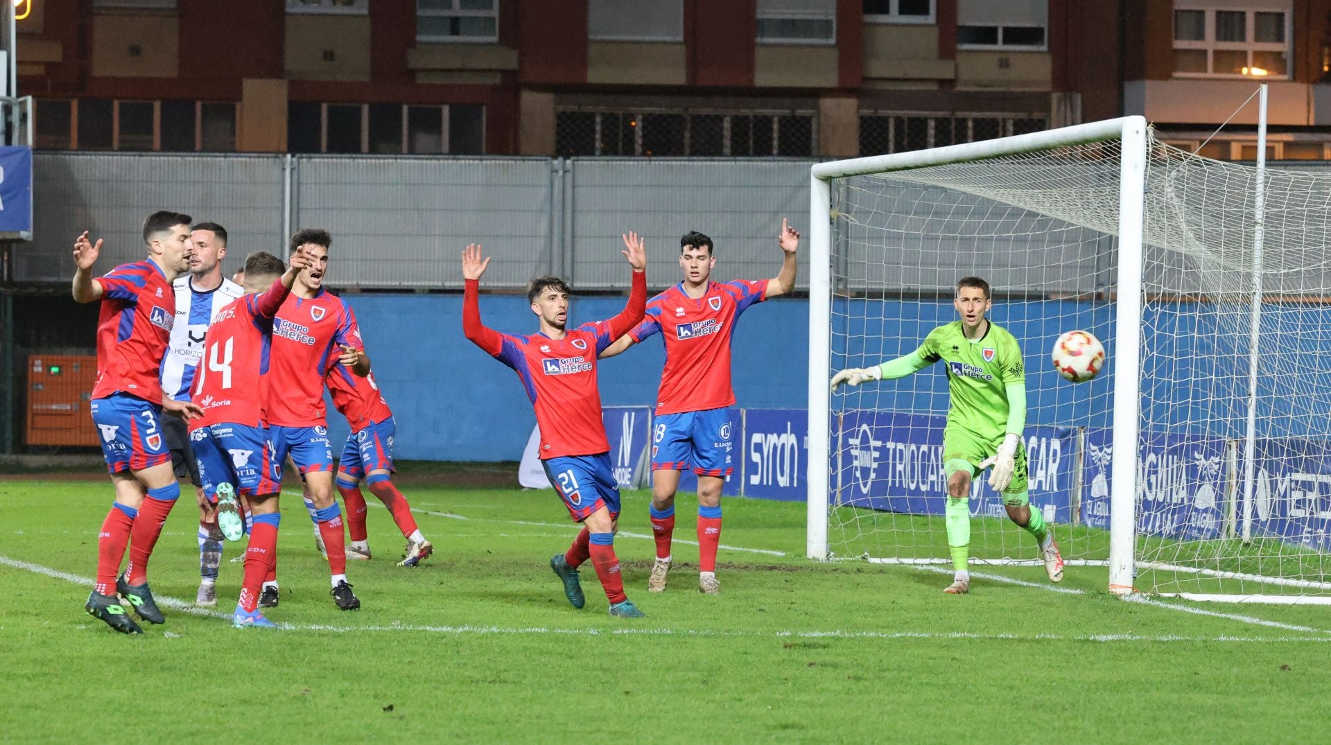 Las mejores imágenes del Real Avilés 0 - 2 Numancia