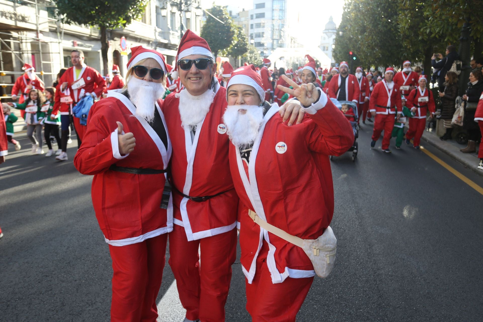 Las imágenes de la Carrera de Papá Noel en Oviedo