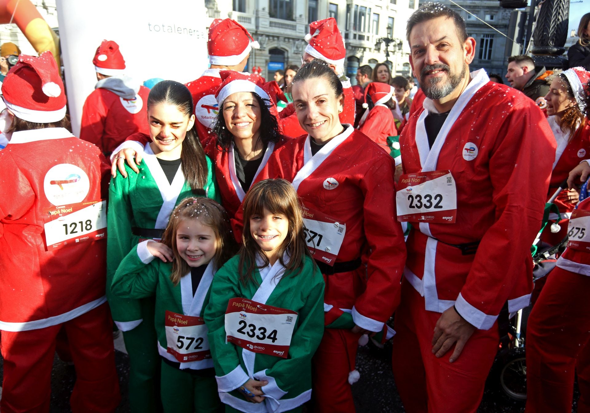 Las imágenes de la Carrera de Papá Noel en Oviedo