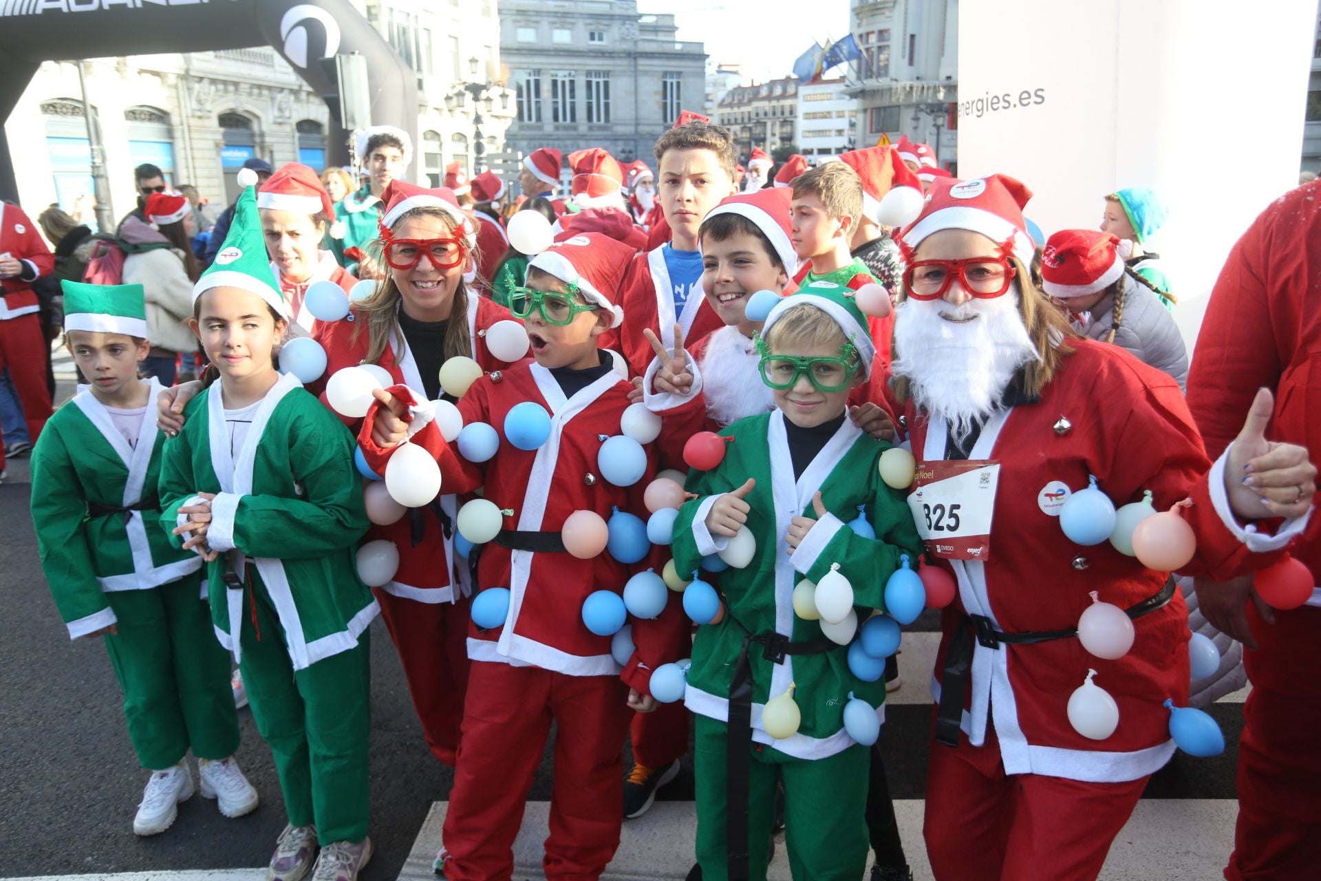 Las imágenes de la Carrera de Papá Noel en Oviedo